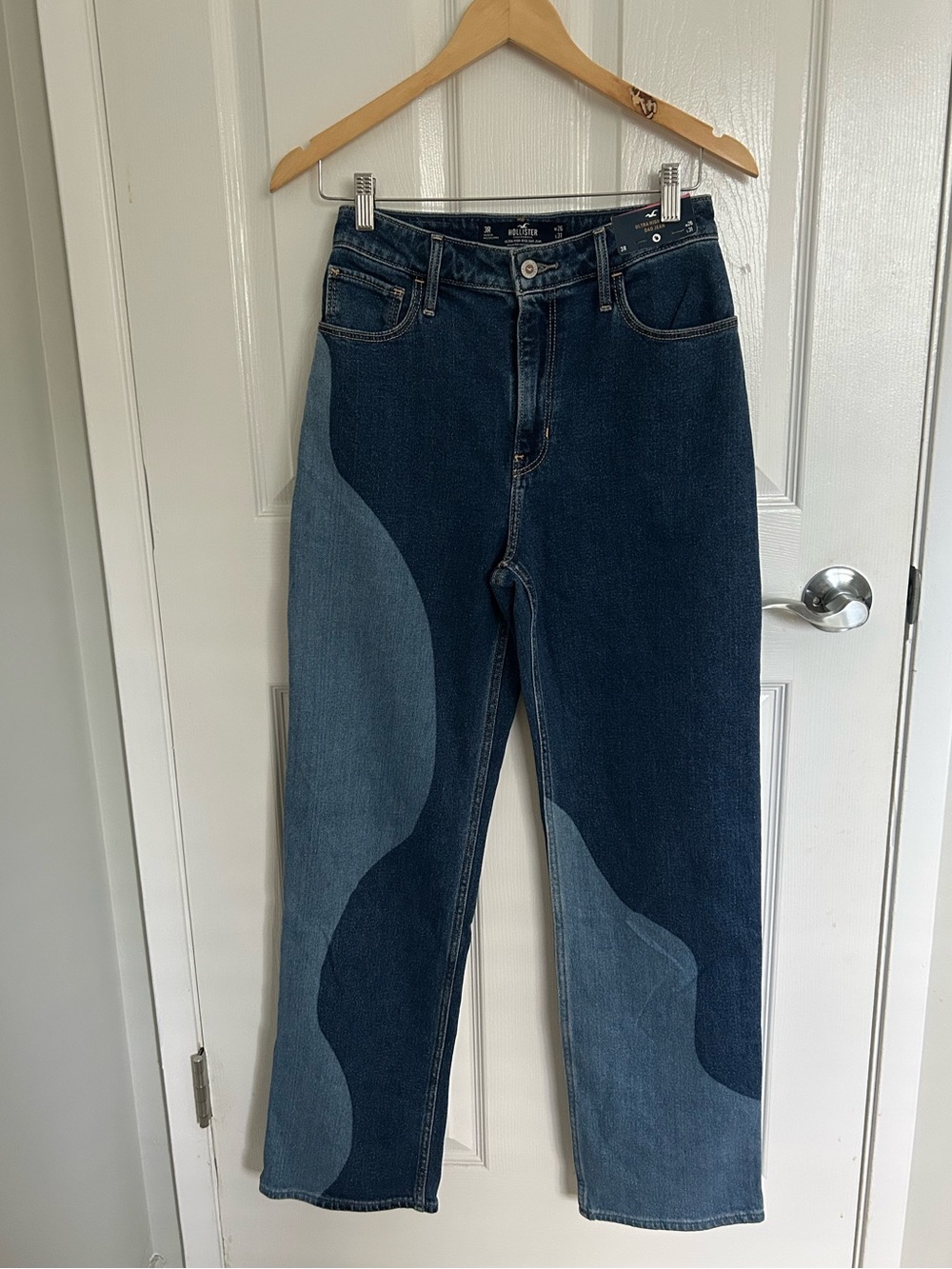 Hollister Vintage Stretch Ultra High Rise Dad Jeans, Size 3R, W26 / L31. - Picture 8 of 8